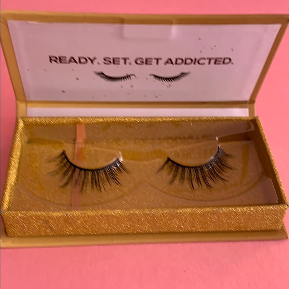 Lashaholic eyelashes